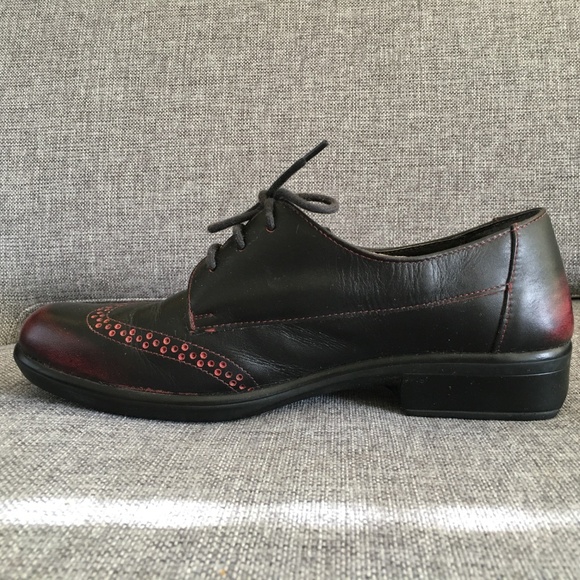 Naot Lako in Volcanic Red - Picture 2 of 6